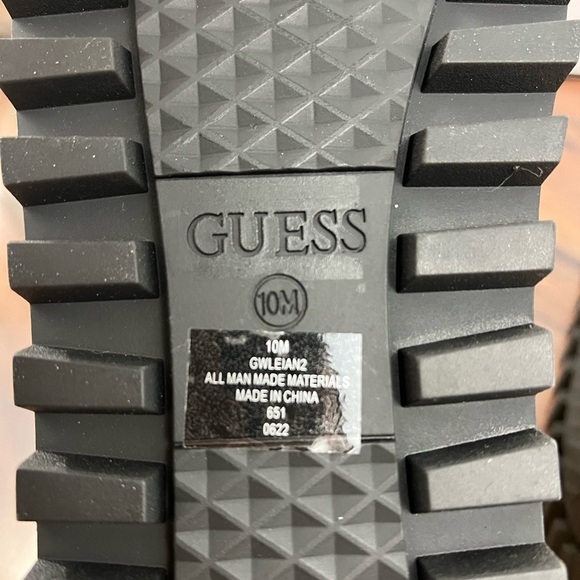 NIB - GUESS Leian2 Metallic Gold Logo Booties - Size 10 - Picture 10 of 13